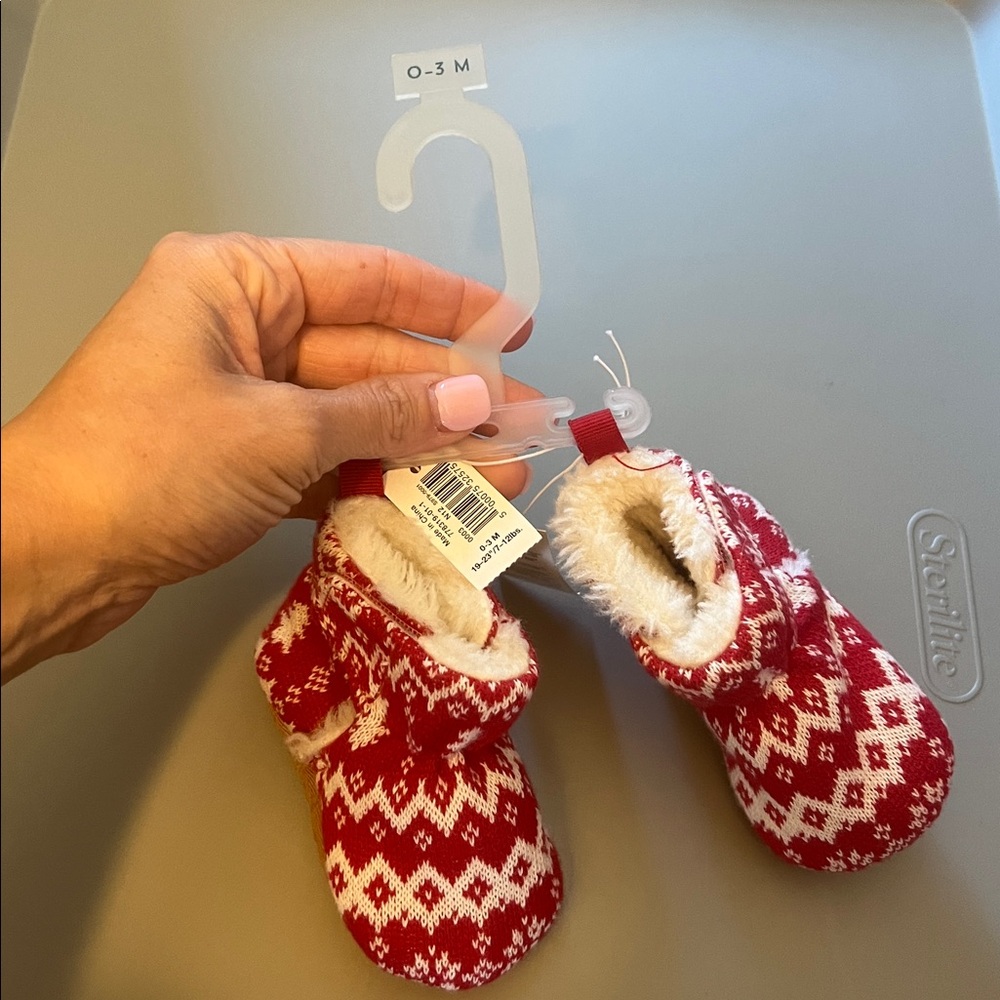 NWT Old Navy Baby Booties